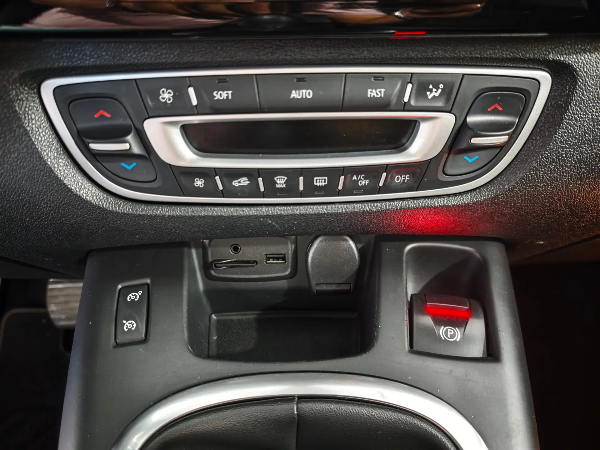 Renault Grand Scénic 1.5 dCi Bose Edition SS 11