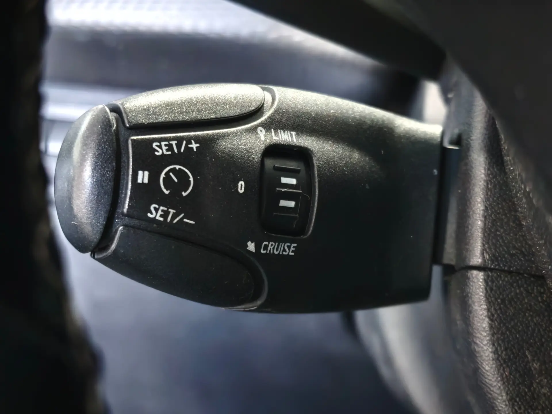 Peugeot 208 1.2 PureTech Allure 17