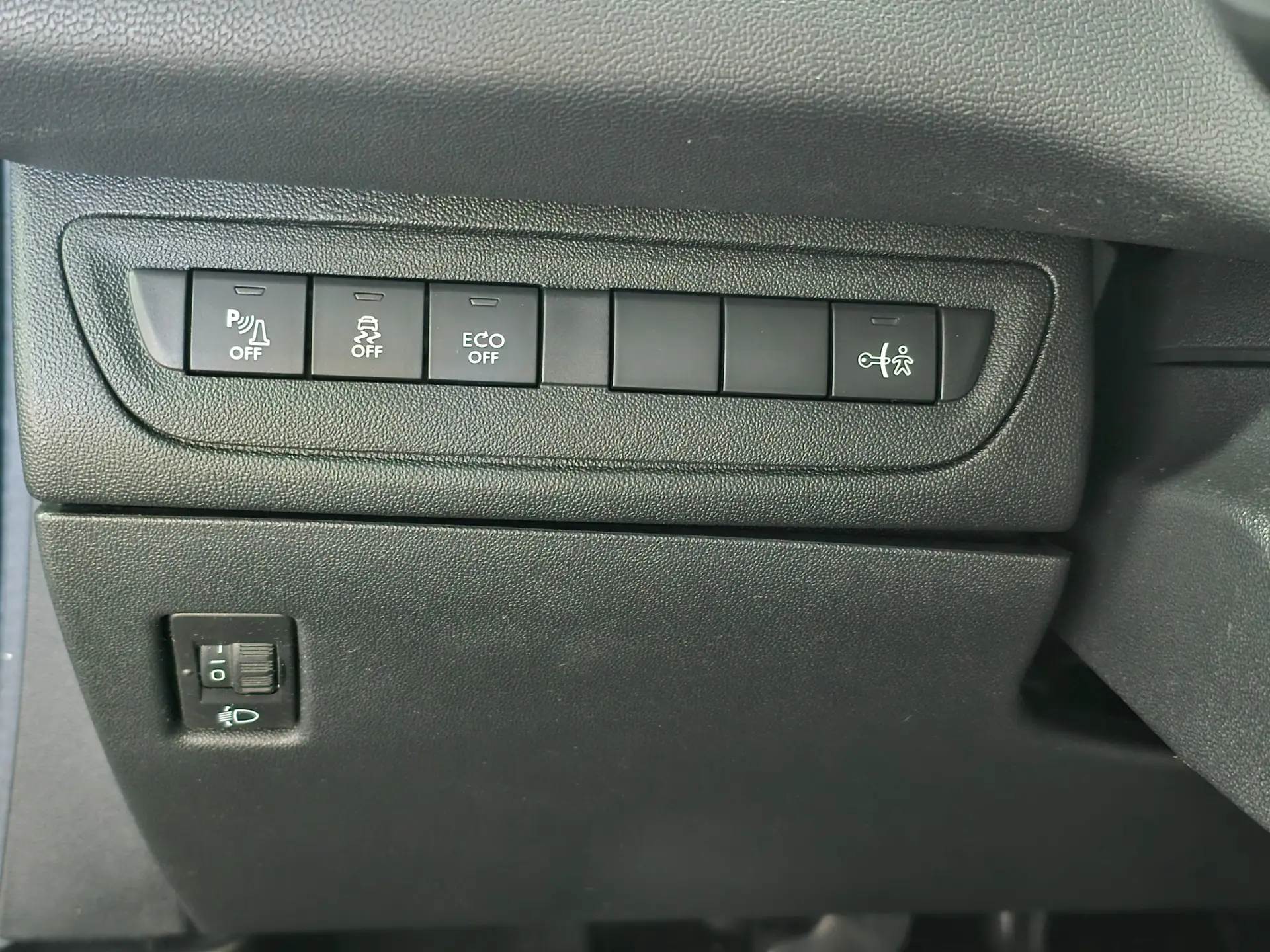 Peugeot 208 1.6 e-HDi Active 12