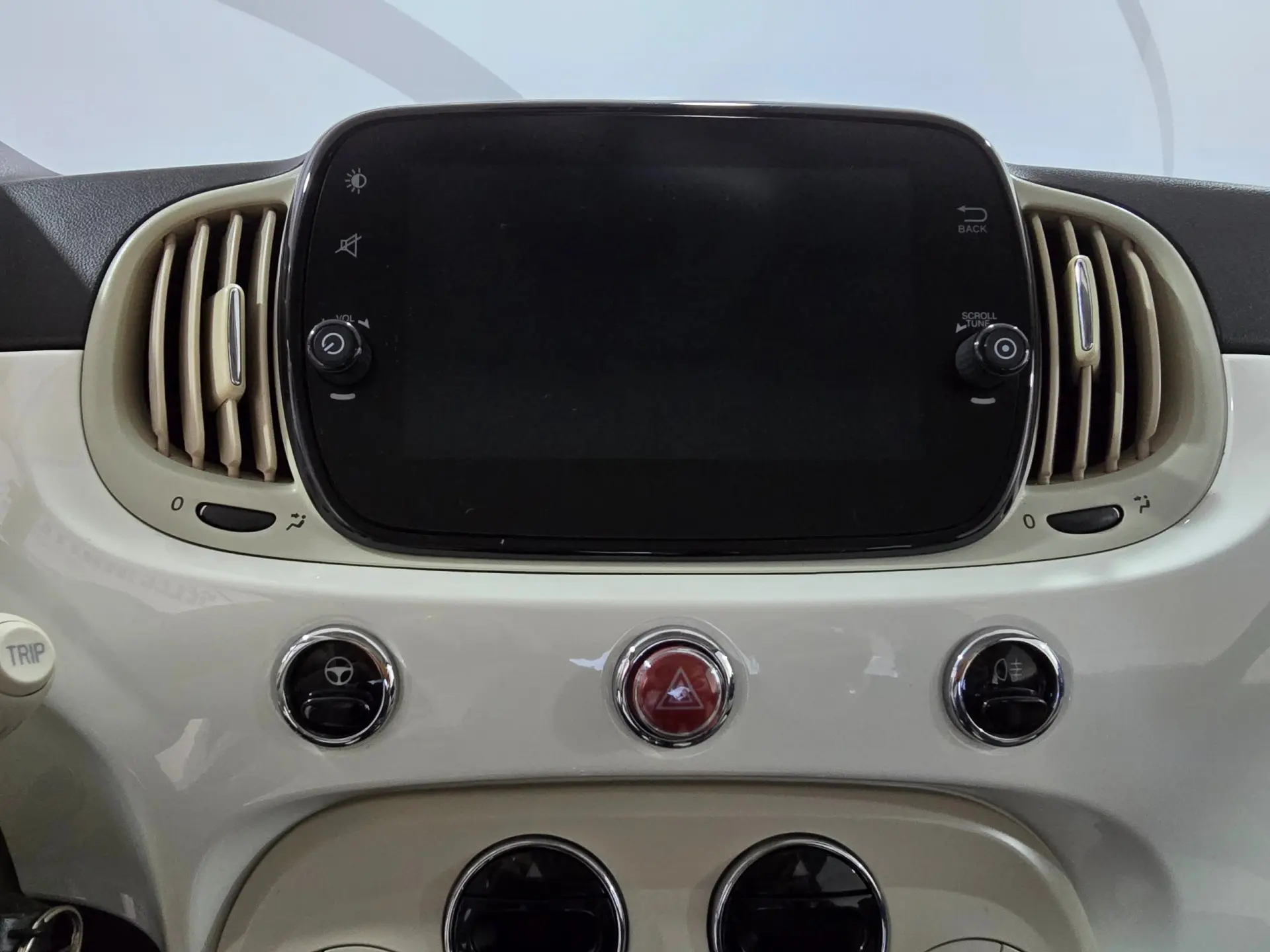 Fiat 500 1.0 Hybrid Lounge 8