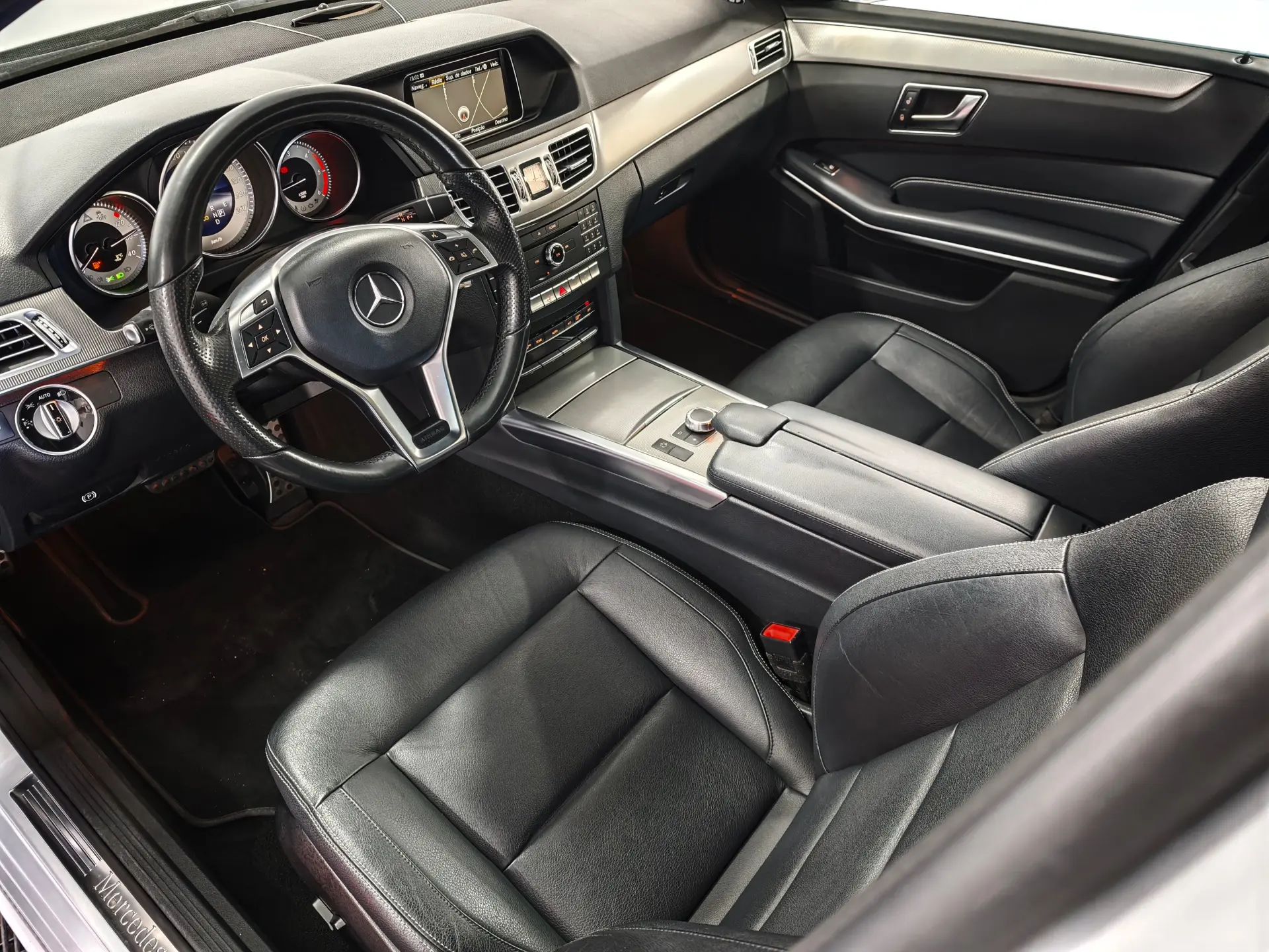 Mercedes-Benz E 220 BlueTEC BE Edition Auto. 30