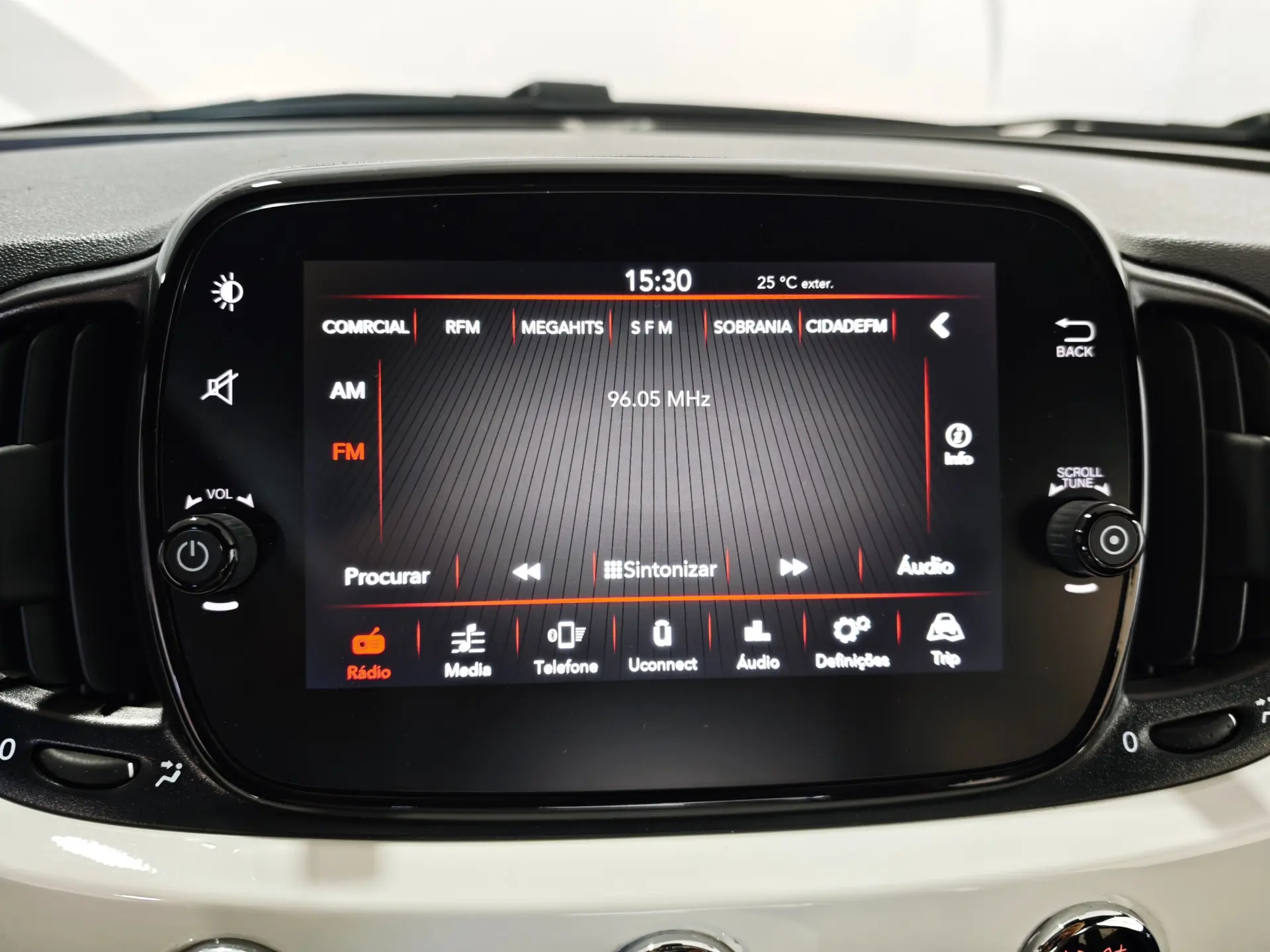 Fiat 500 1.0 Hybrid Lounge 8