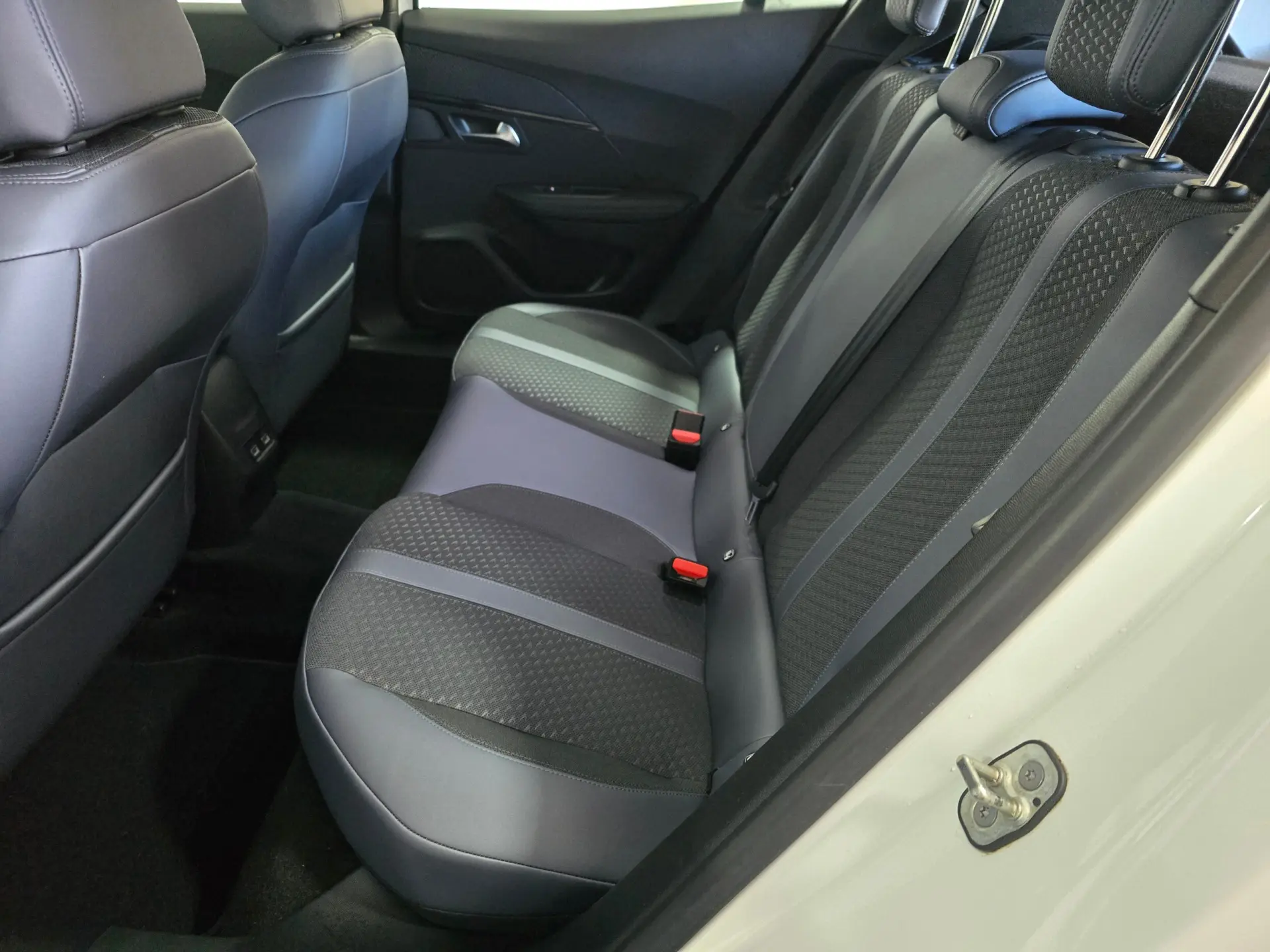 Peugeot 2008 1.2 PureTech Allure 20