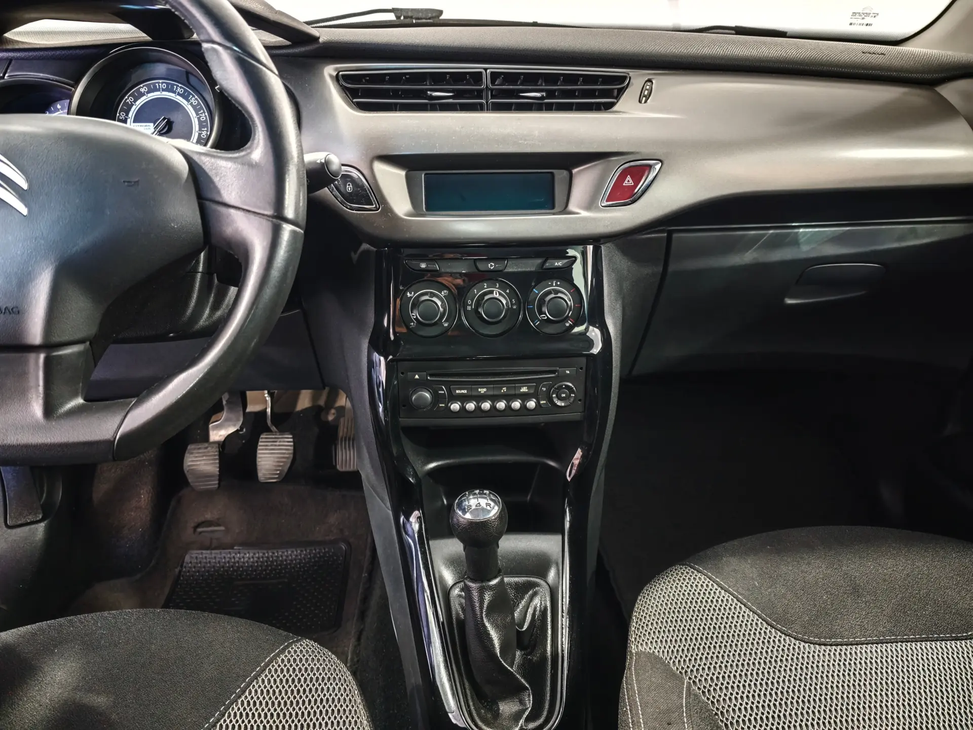 Citroen C3 1.2 PureTech Shine 12