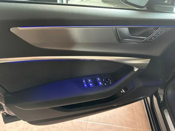 Audi A6 Avant Sport 40 TDI quattro S line HUD Matrix Black Edition 16