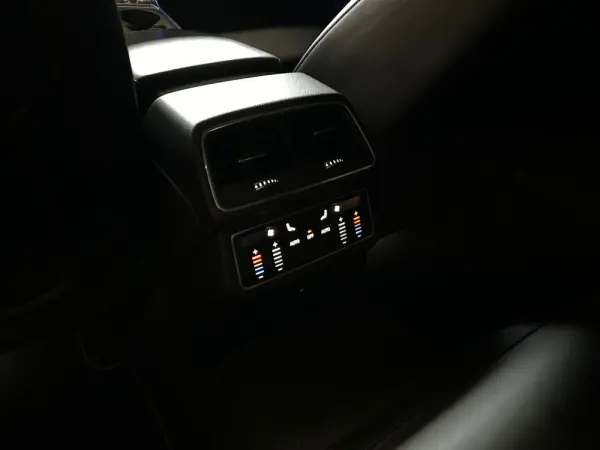 Audi A6 Avant Sport 40 TDI quattro S line HUD Matrix Black Edition 38