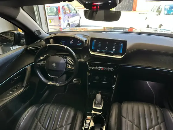 Peugeot 2008 1.2 PureTech GT Pack EAT8 29