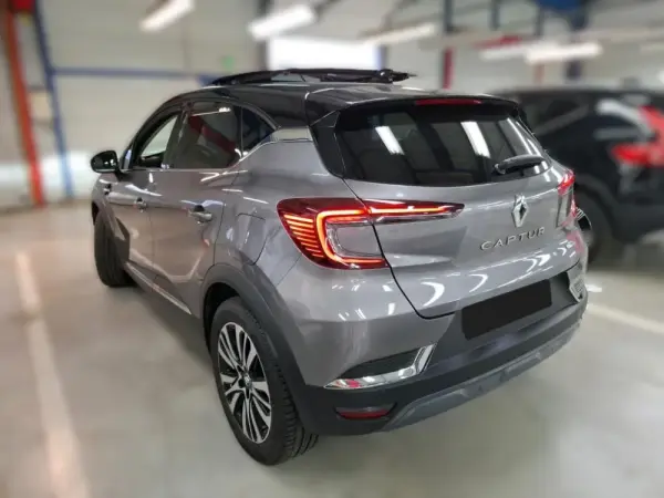 Renault Captur 1.6 E-Tech Plug-In Initiale Paris 3