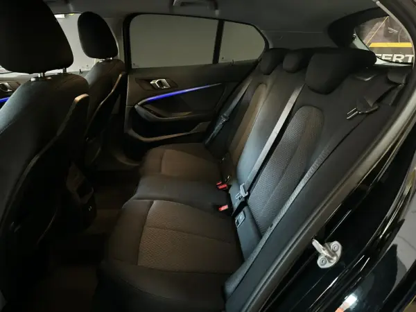 BMW 116 d Advantage Auto 33