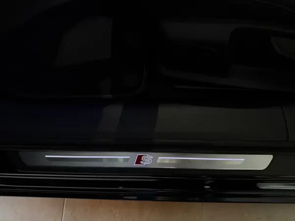 Audi A6 Avant Sport 40 TDI quattro S line HUD Matrix Black Edition 17