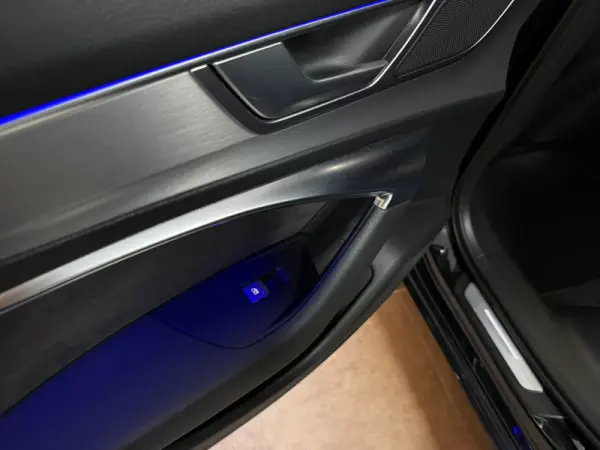 Audi A6 Avant Sport 40 TDI quattro S line HUD Matrix Black Edition 35