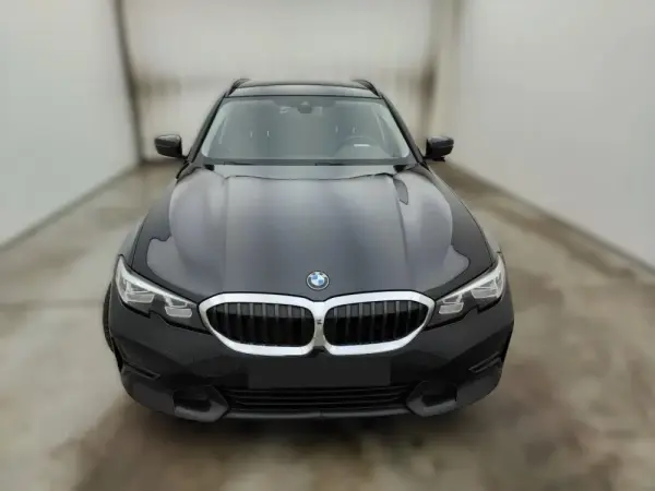 BMW 318 d Touring Auto 2