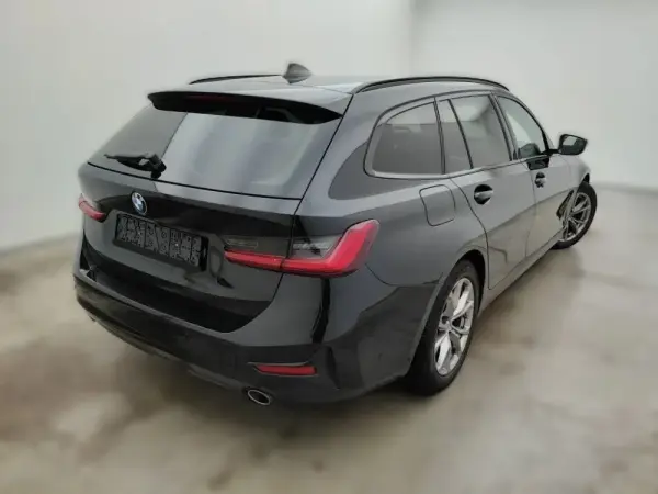 BMW 318 d Touring Auto 4