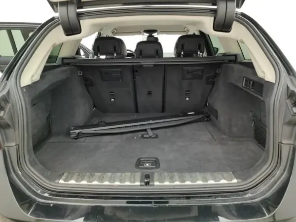 BMW 318 d Touring Auto 11