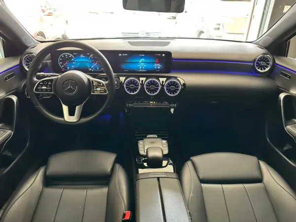 Mercedes-Benz A 180 d Style Plus Aut. 27