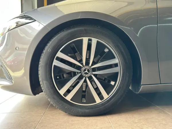 Mercedes-Benz A 180 d Style Plus Aut. 11