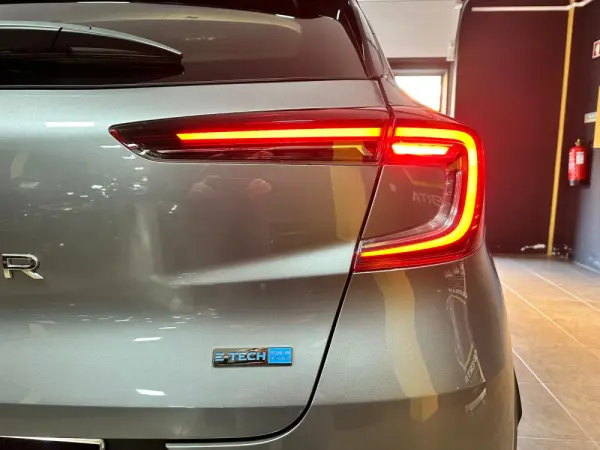 Renault Captur 1.6 E-Tech Plug-In Initiale Paris 8