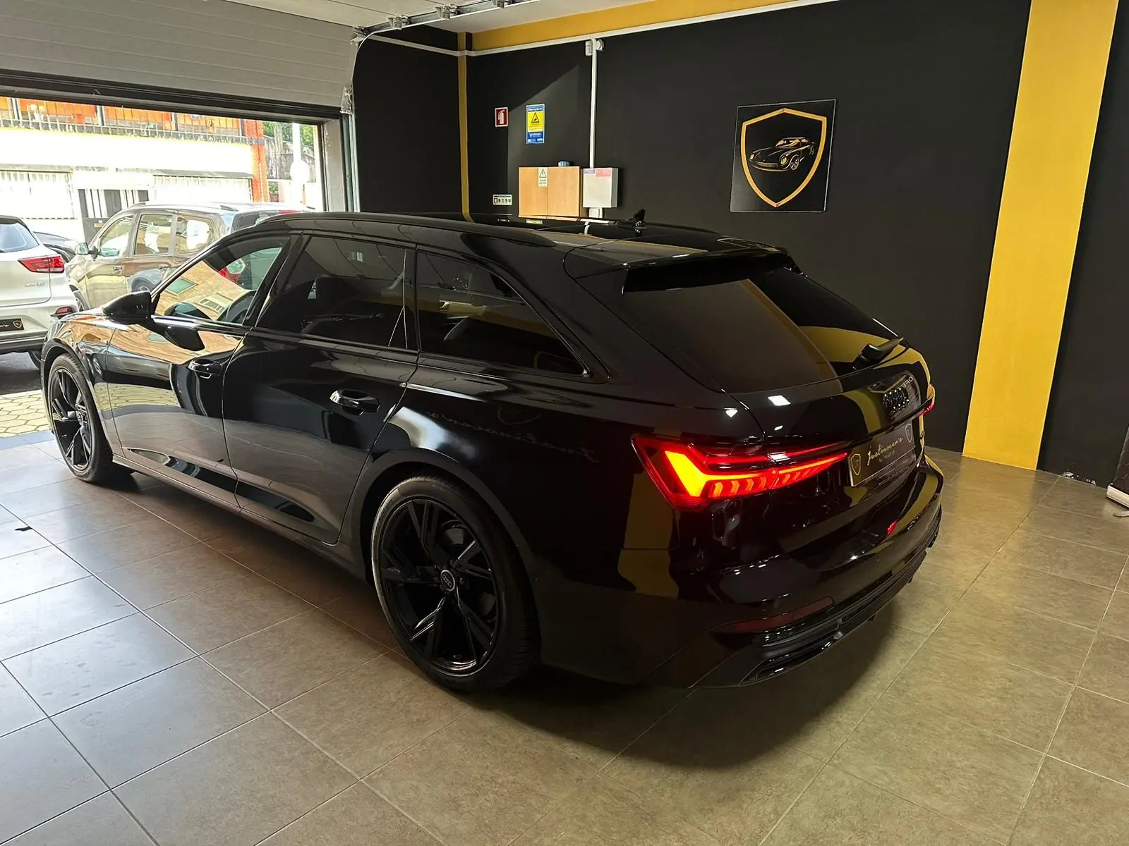 Audi A6 Avant Sport 40 TDI quattro S line HUD Matrix Black Edition 4