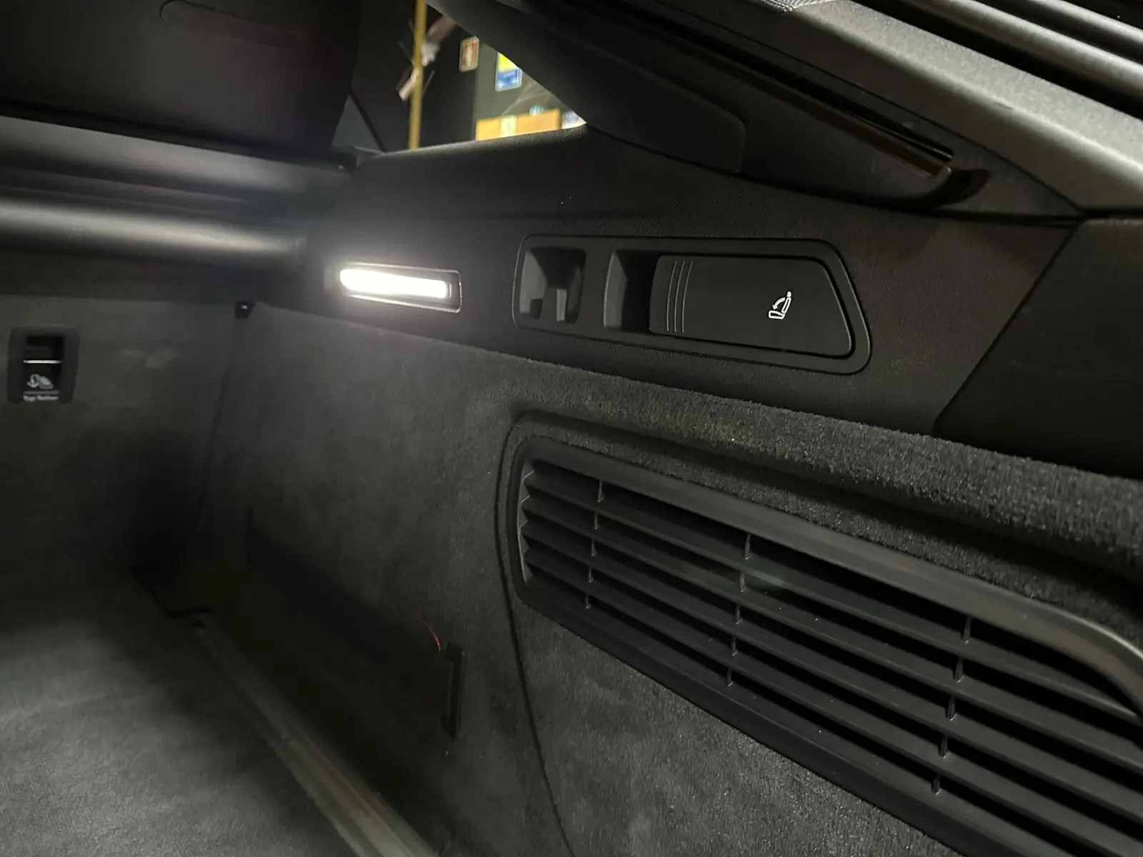 Audi A6 Avant Sport 40 TDI quattro S line HUD Matrix Black Edition 7