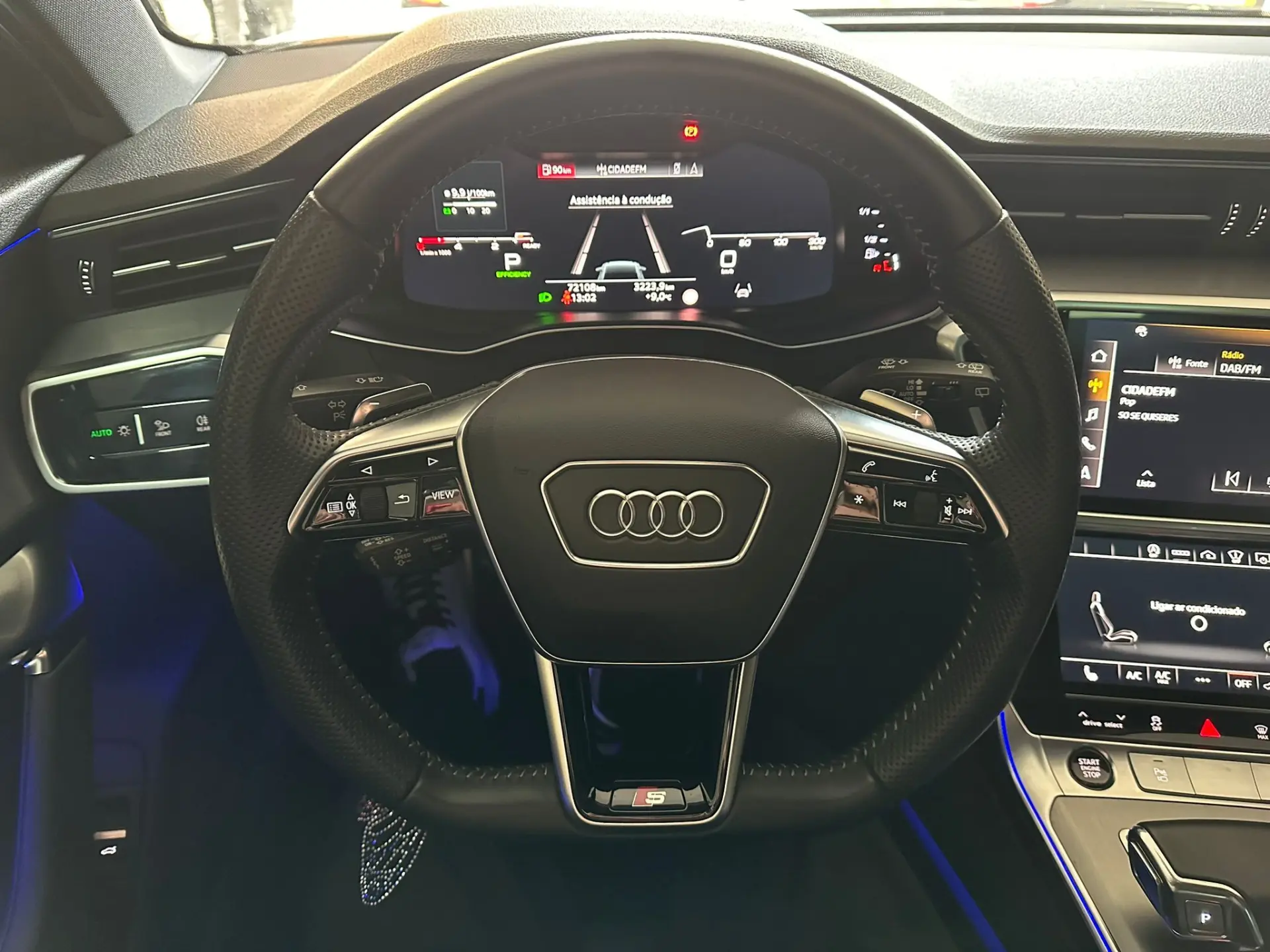 Audi A6 Avant Sport 40 TDI quattro S line HUD Matrix Black Edition 21