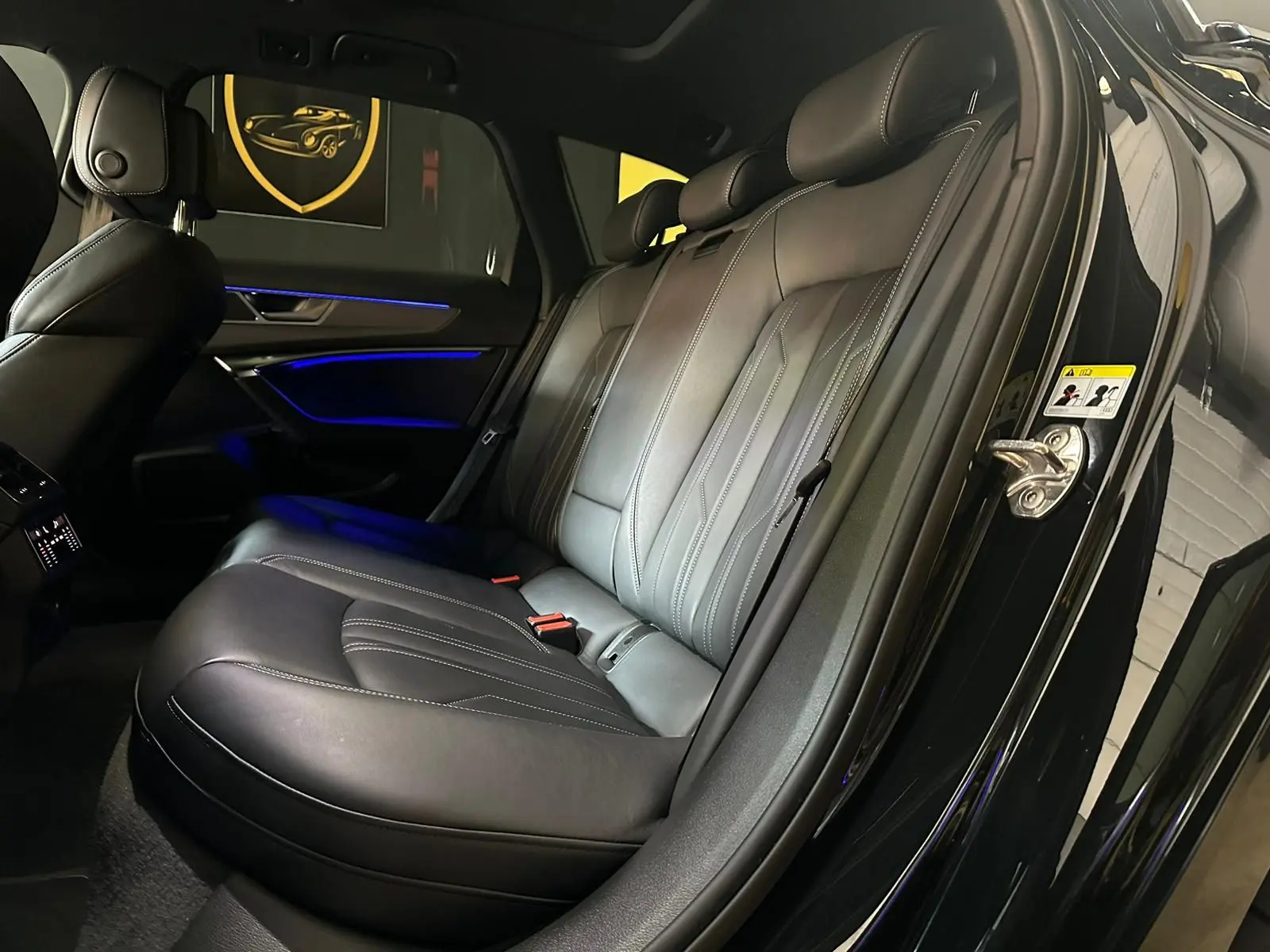 Audi A6 Avant Sport 40 TDI quattro S line HUD Matrix Black Edition 40