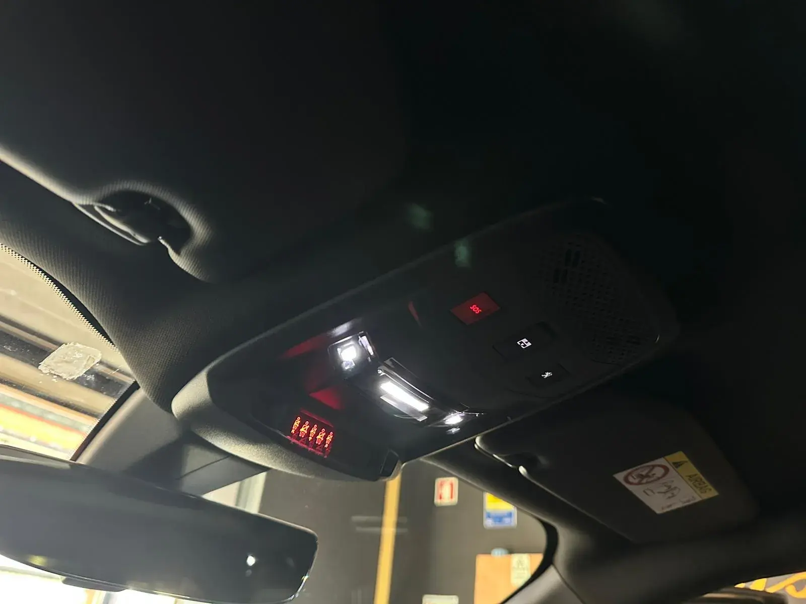 Peugeot 2008 1.2 PureTech GT Pack EAT8 17