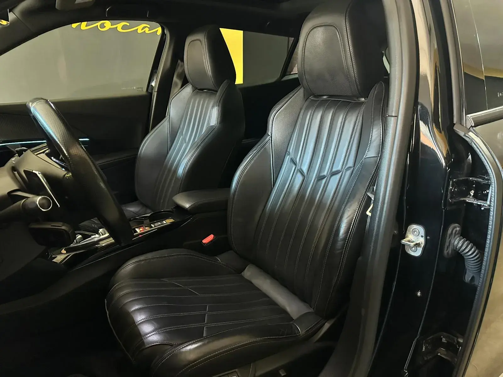 Peugeot 2008 1.2 PureTech GT Pack EAT8 19