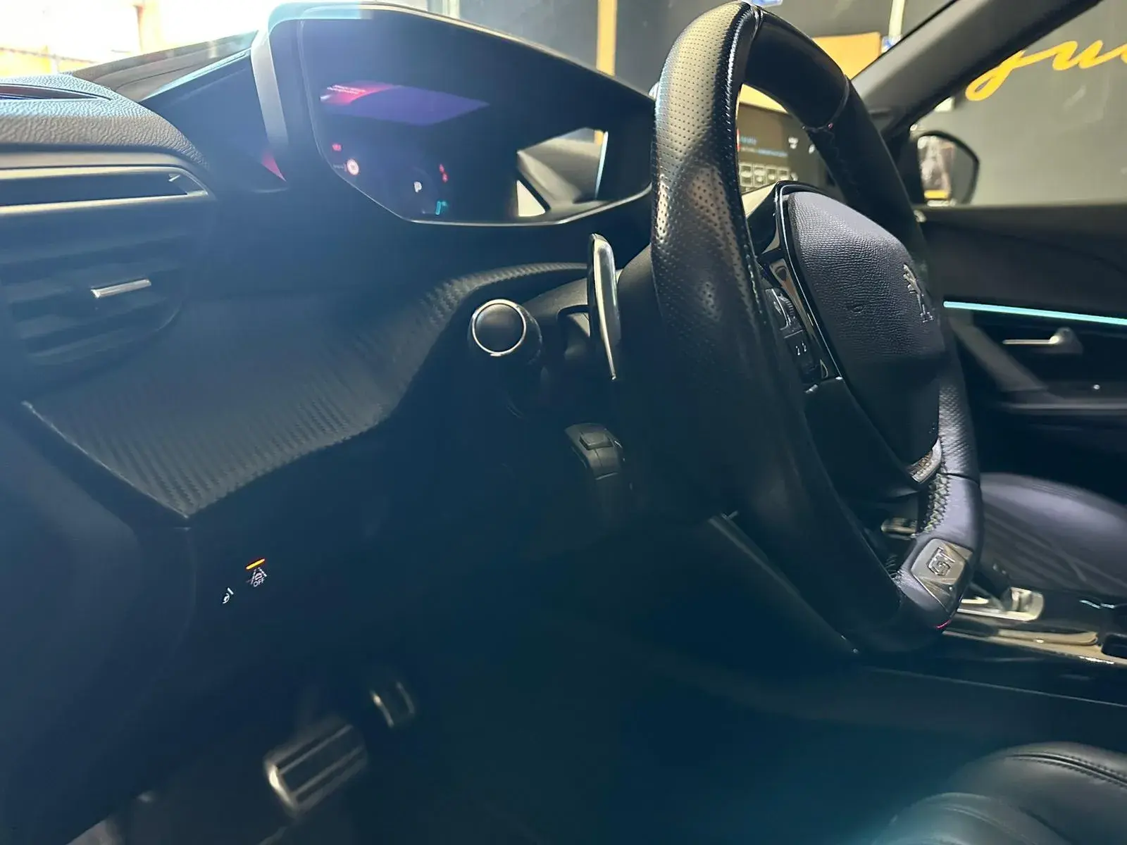 Peugeot 2008 1.2 PureTech GT Pack EAT8 20