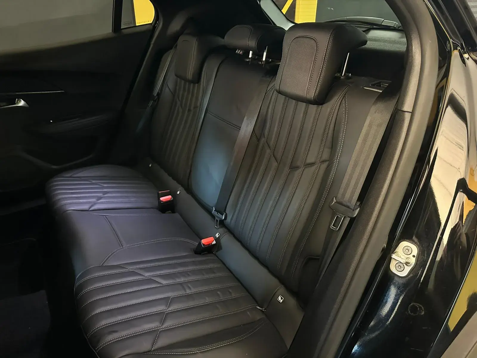 Peugeot 2008 1.2 PureTech GT Pack EAT8 33