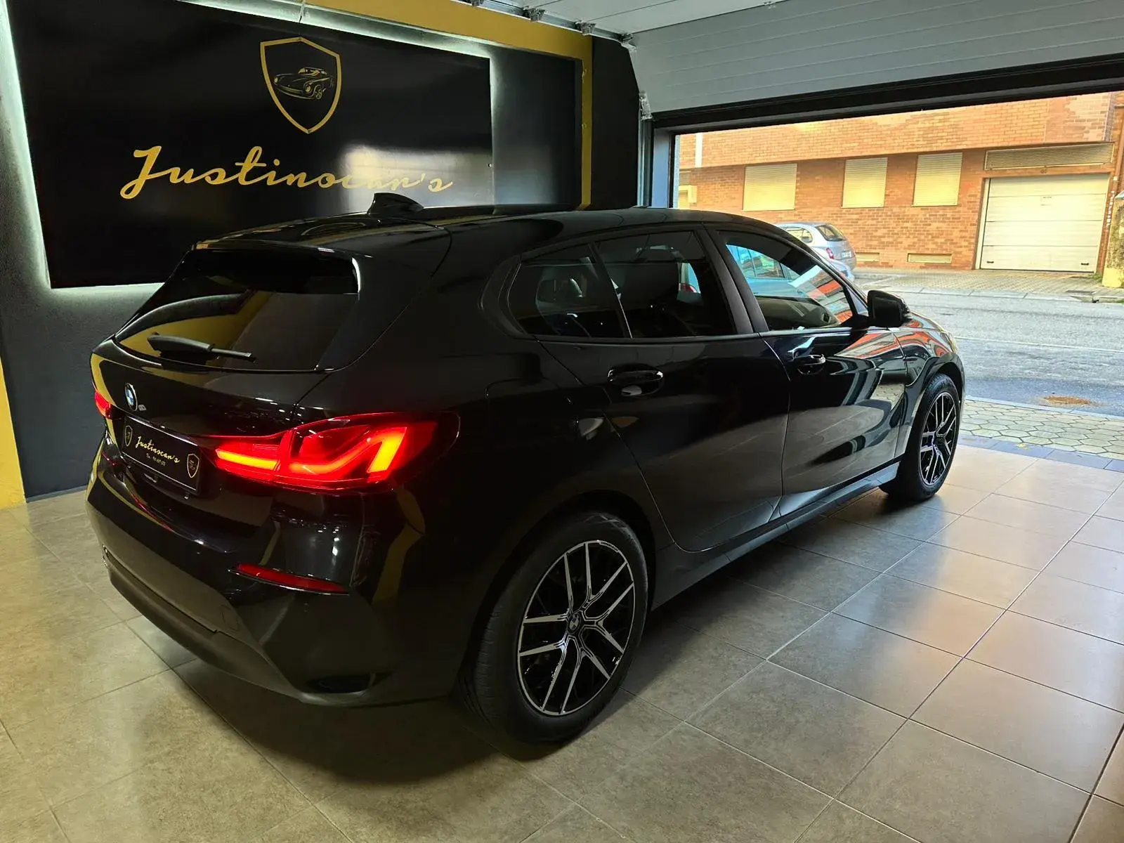 BMW 116 d Advantage Auto 6