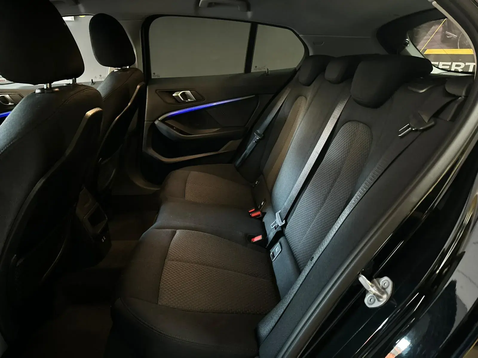 BMW 116 d Advantage Auto 33