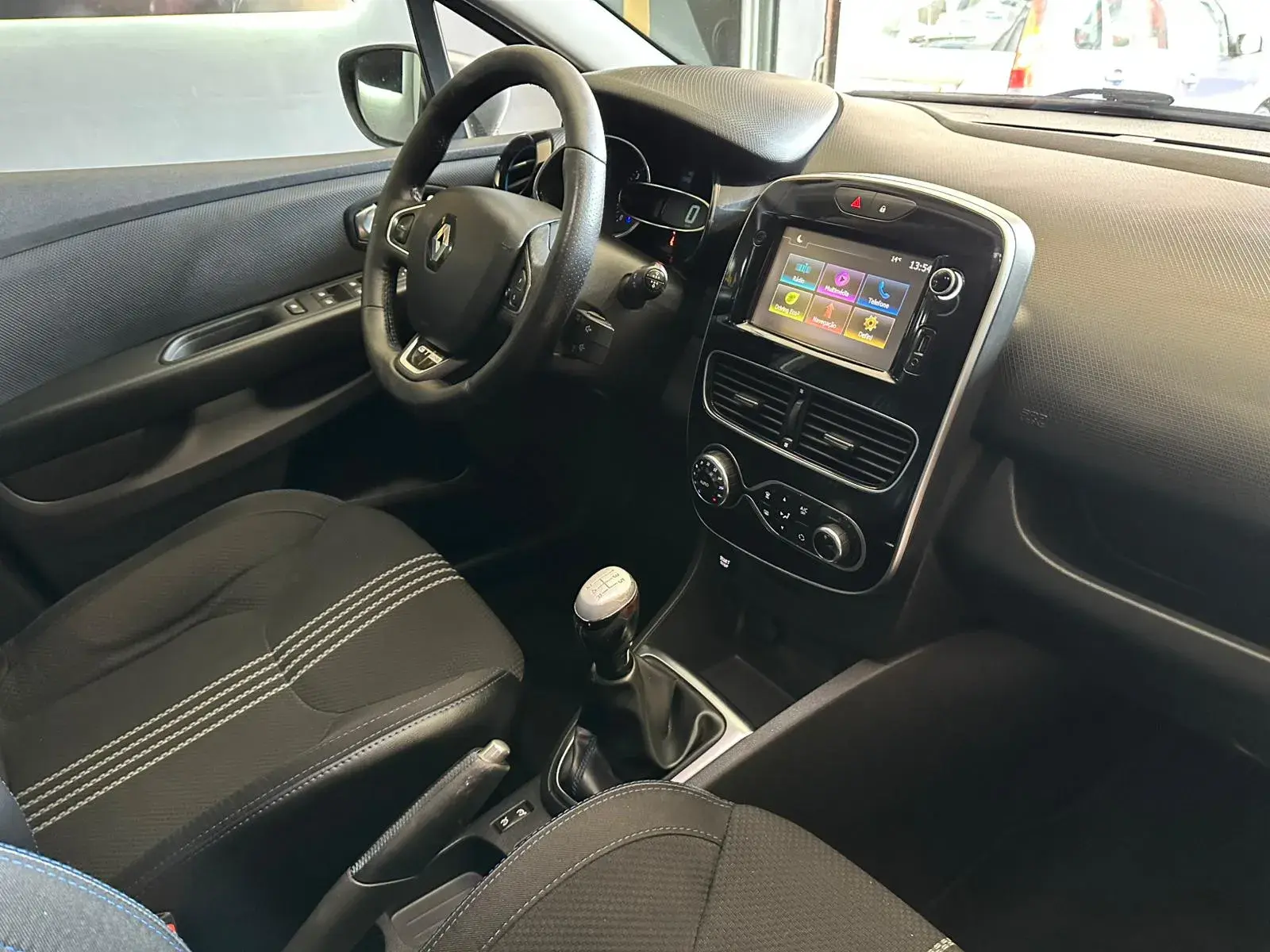 Renault Clio Sport Tourer 1.5 dCi GT Line 24