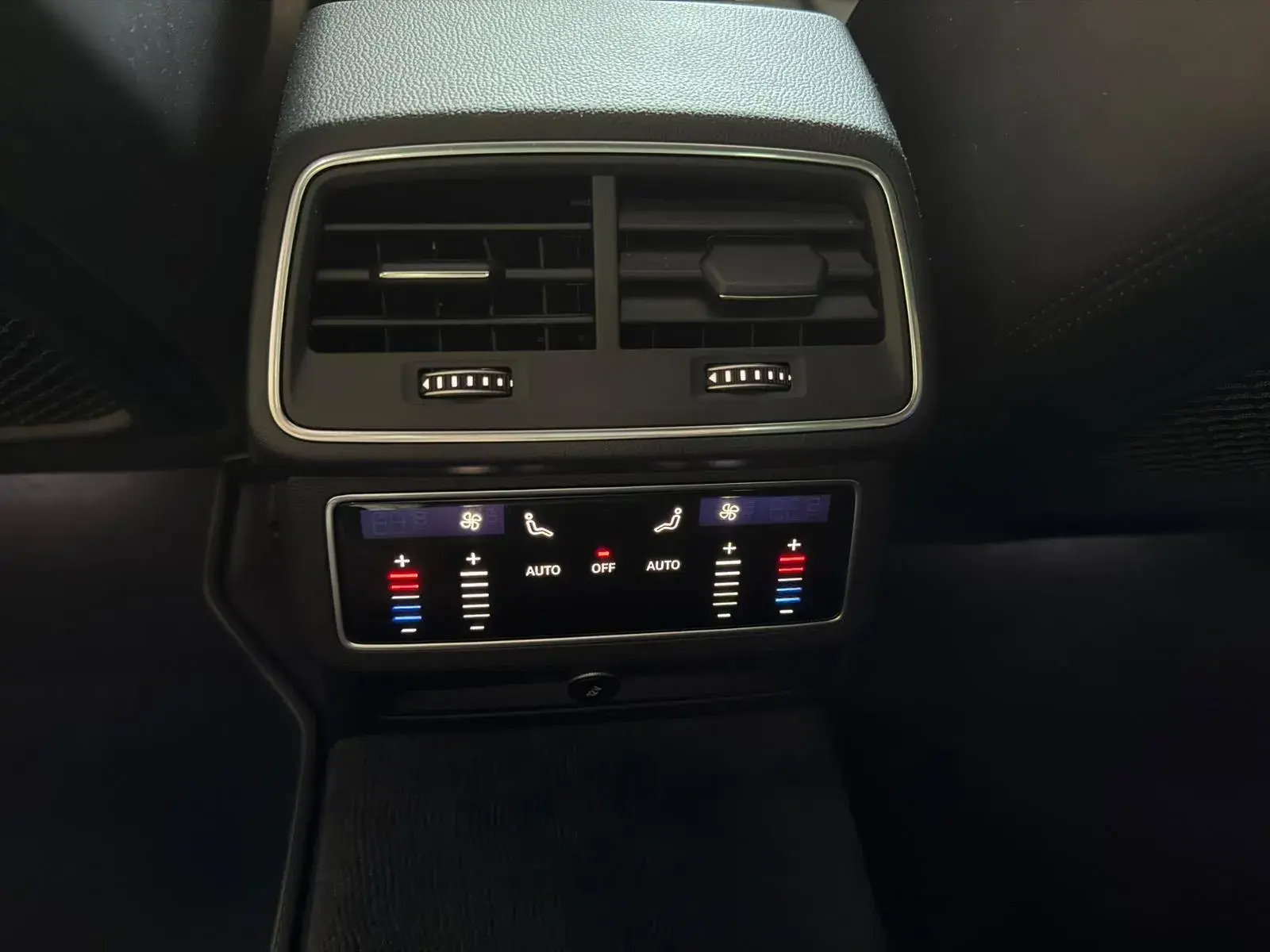 Audi A6 Avant Sport 40 TDI quattro S line HUD Matrix Black Edition 36