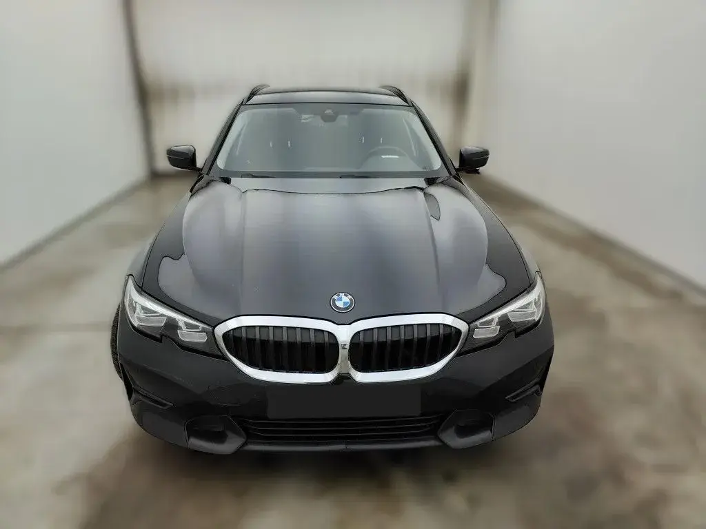 BMW 318 d Touring Auto 2