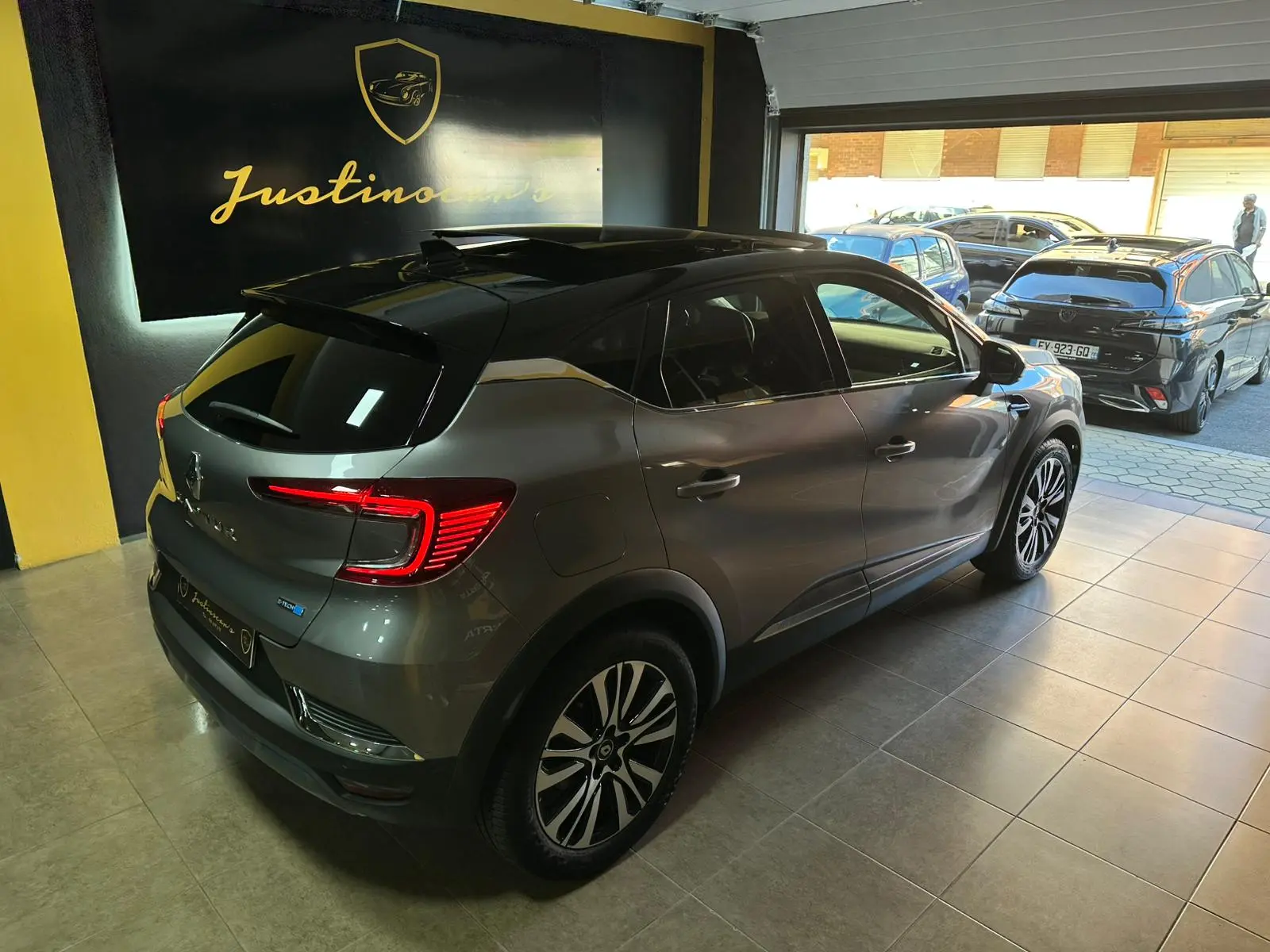 Renault Captur 1.6 E-Tech Plug-In Initiale Paris 5