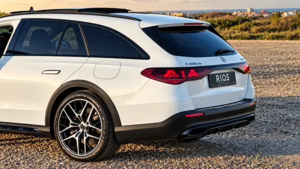 Mercedes-Benz E 300 de 4Matic All-Terrain 3