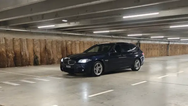 BMW 520 d Pack M Auto 10