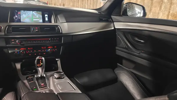 BMW 520 d Pack M Auto 23