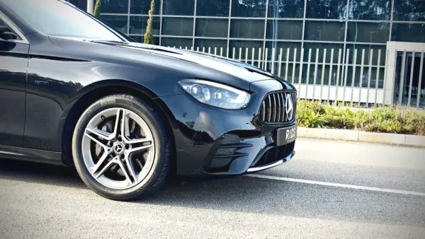 Mercedes-Benz E 300 de 9G-TRONIC AMG Line 5