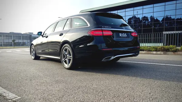 Mercedes-Benz E 300 de 9G-TRONIC AMG Line 7