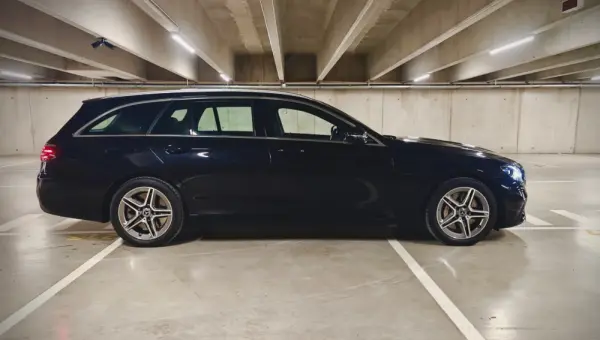 Mercedes-Benz E 300 de 9G-TRONIC AMG Line 13