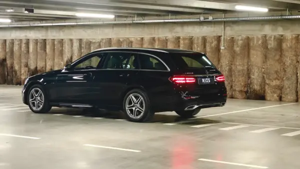 Mercedes-Benz E 300 de 9G-TRONIC AMG Line 17