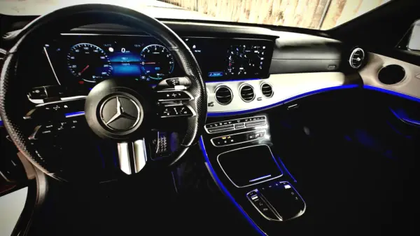 Mercedes-Benz E 300 de 9G-TRONIC AMG Line 29