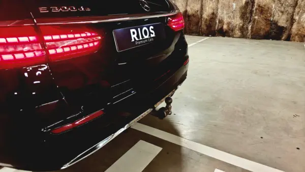 Mercedes-Benz E 300 de 9G-TRONIC AMG Line 32