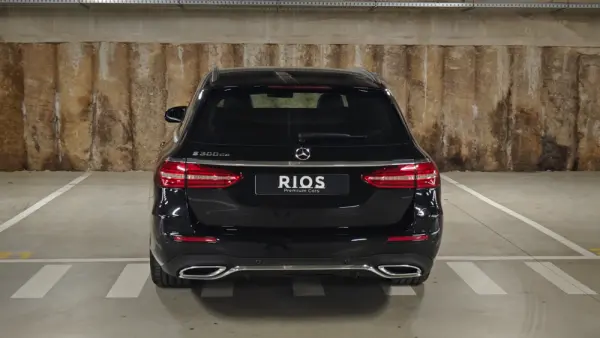 Mercedes-Benz E 300 de 9G-TRONIC AMG Line 49