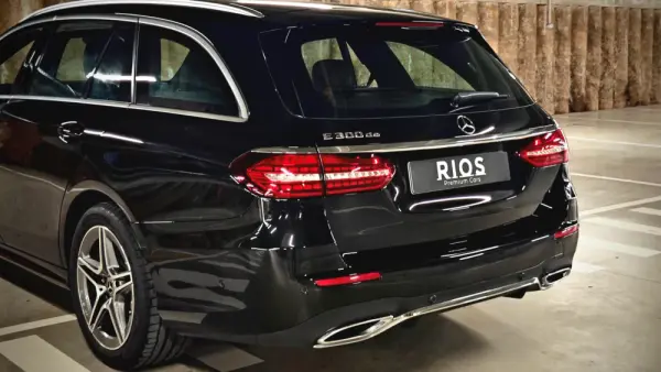 Mercedes-Benz E 300 de 9G-TRONIC AMG Line 50