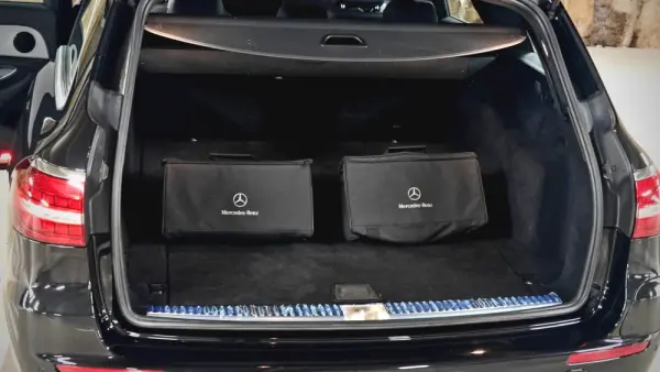 Mercedes-Benz E 300 de 9G-TRONIC AMG Line 51