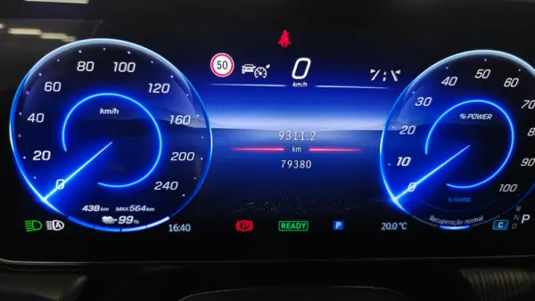 Mercedes-Benz EQE SUV 350+ 31