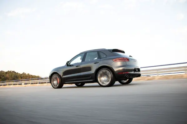 Porsche Macan GTS 9