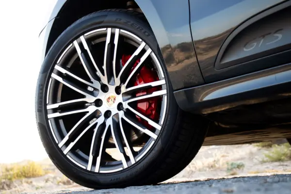 Porsche Macan GTS 16